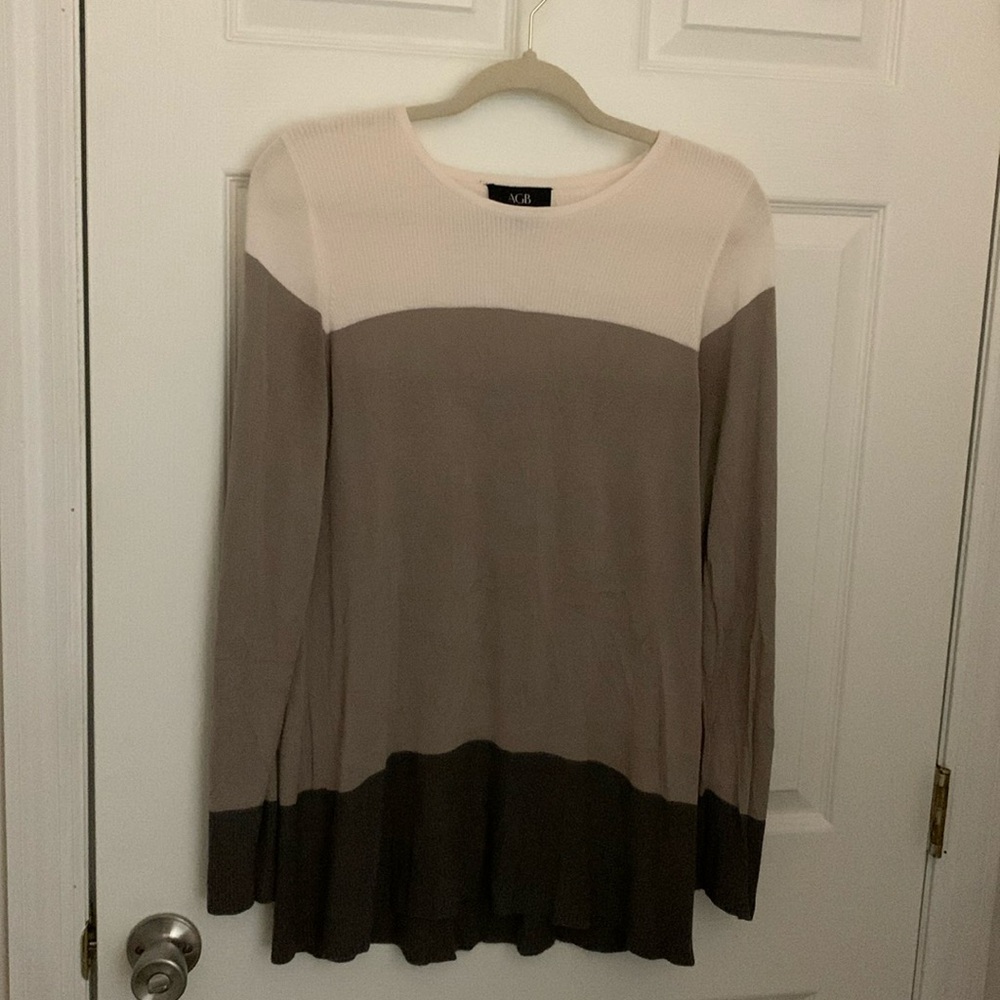 Neutral Lightweight Color-block Sweater